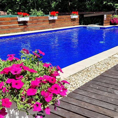 Apart-Club Zora Бардеевские Купели Экстерьер фото